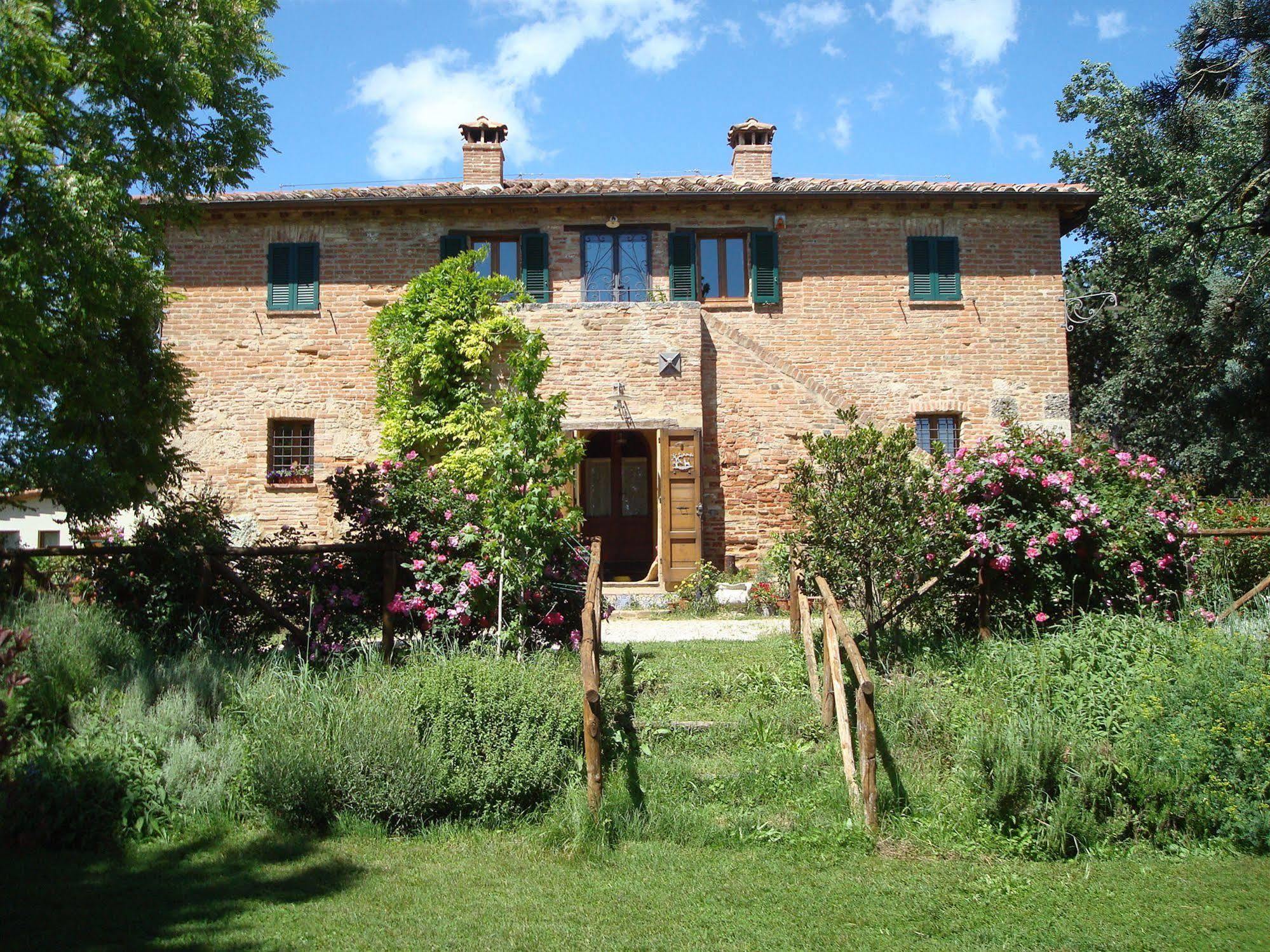 Al Giardino Degli Etruschi Guest House Chiusi Luaran gambar